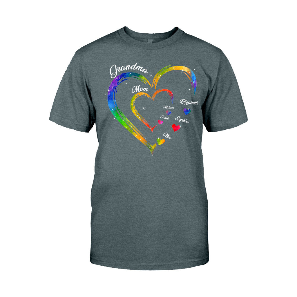 Oma-Herzen – Personalisiertes Oma-T-Shirt und Hoodie