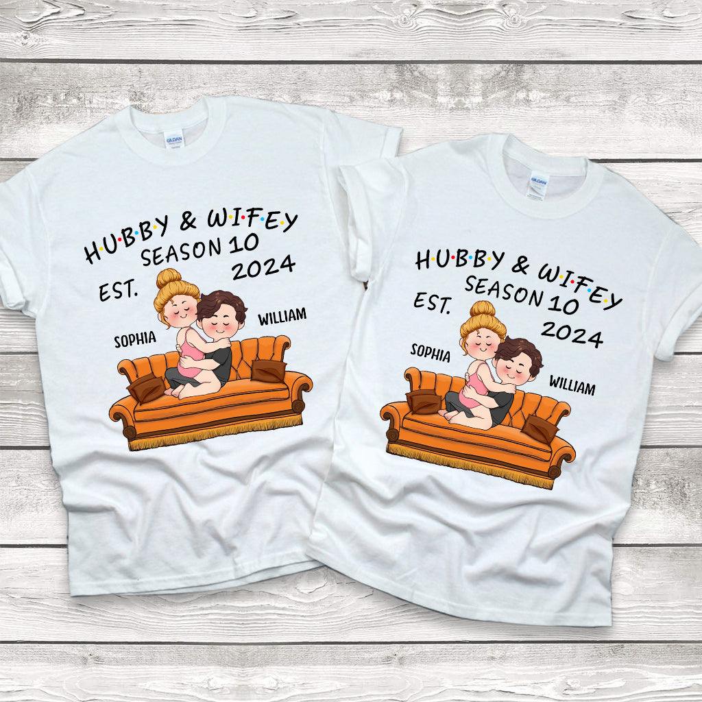 Ehemann & Ehefrau – Personalisiertes T-Shirt und Hoodie für Ehepaare