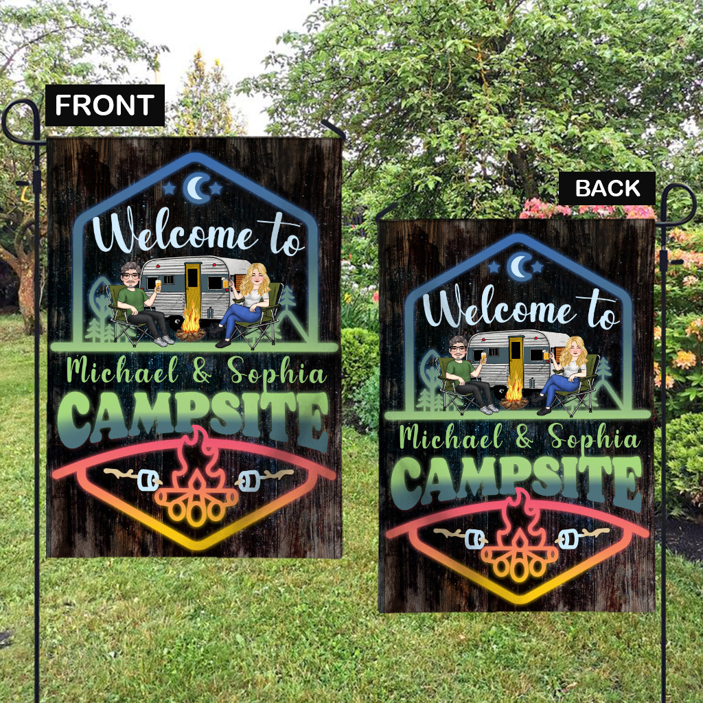 Willkommen zu unserem Abenteuer – Personalisierte Camping-Gartenflagge