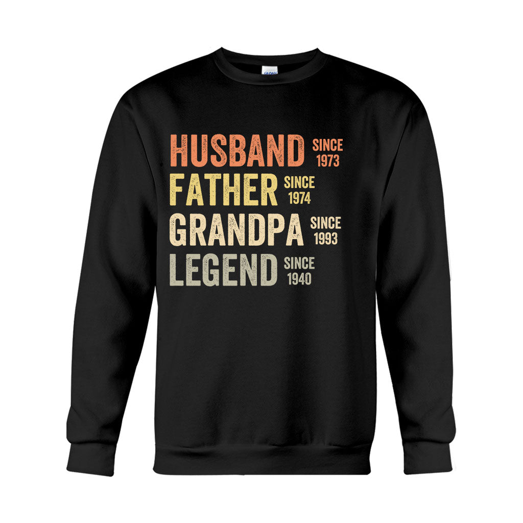 Papa-Opa-Legende – Personalisiertes Vater-T-Shirt und Hoodie