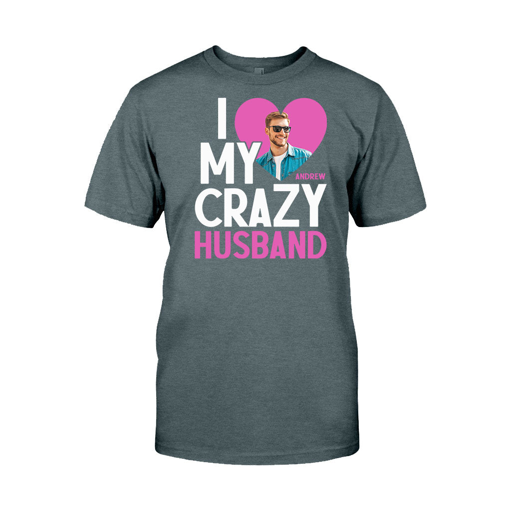 Ich liebe meine verrückte Frau – Personalisiertes T-Shirt und Hoodie für Ehepaare