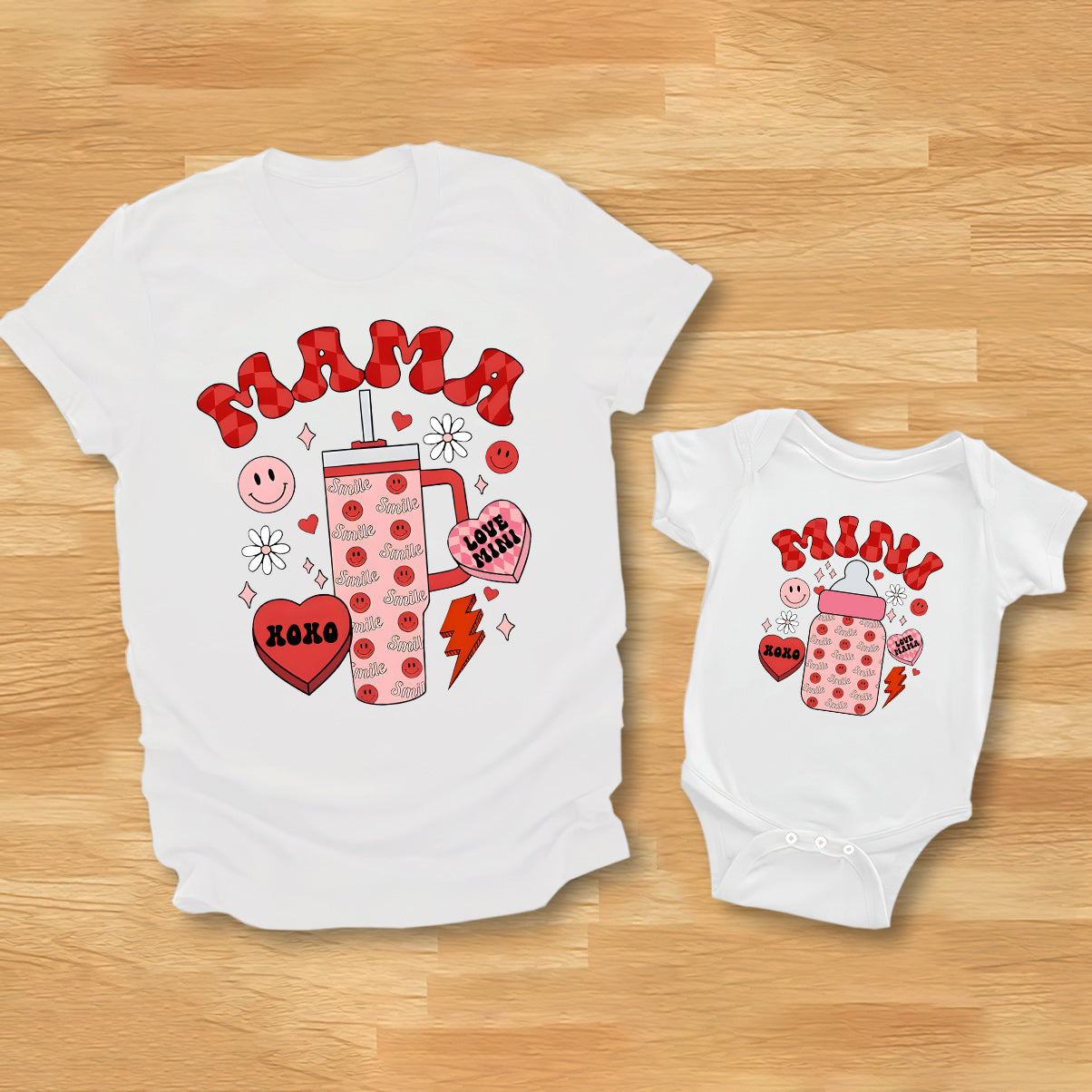 Mama und Mini – Personalisiertes Mutter-T-Shirt und Baby-Body