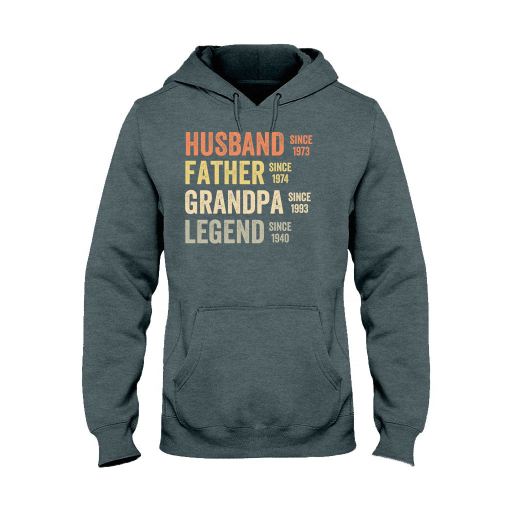 Papa-Opa-Legende – Personalisiertes Vater-T-Shirt und Hoodie