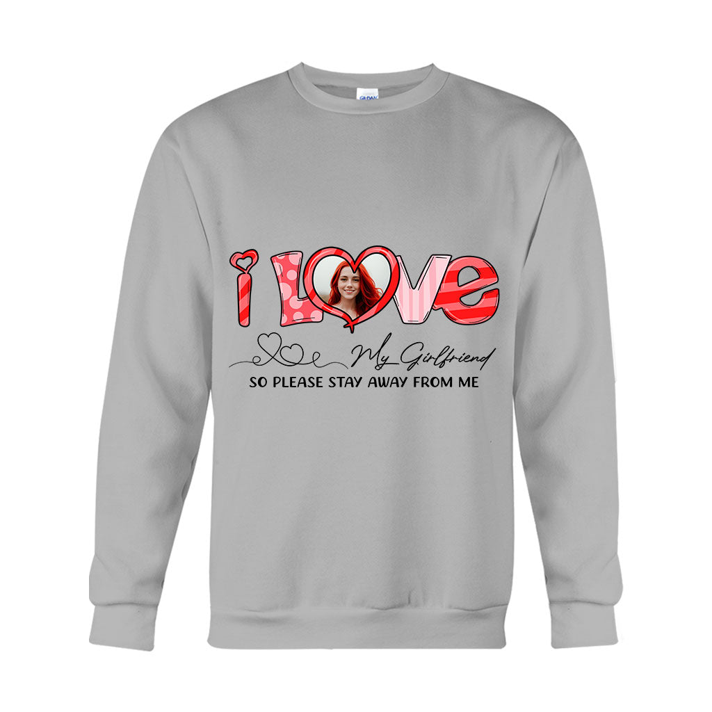 Ich liebe meine Freundin, meinen Freund, meinen Ehemann, meine Ehefrau – Personalisiertes T-Shirt und Hoodie für Paare mit individuellem Foto