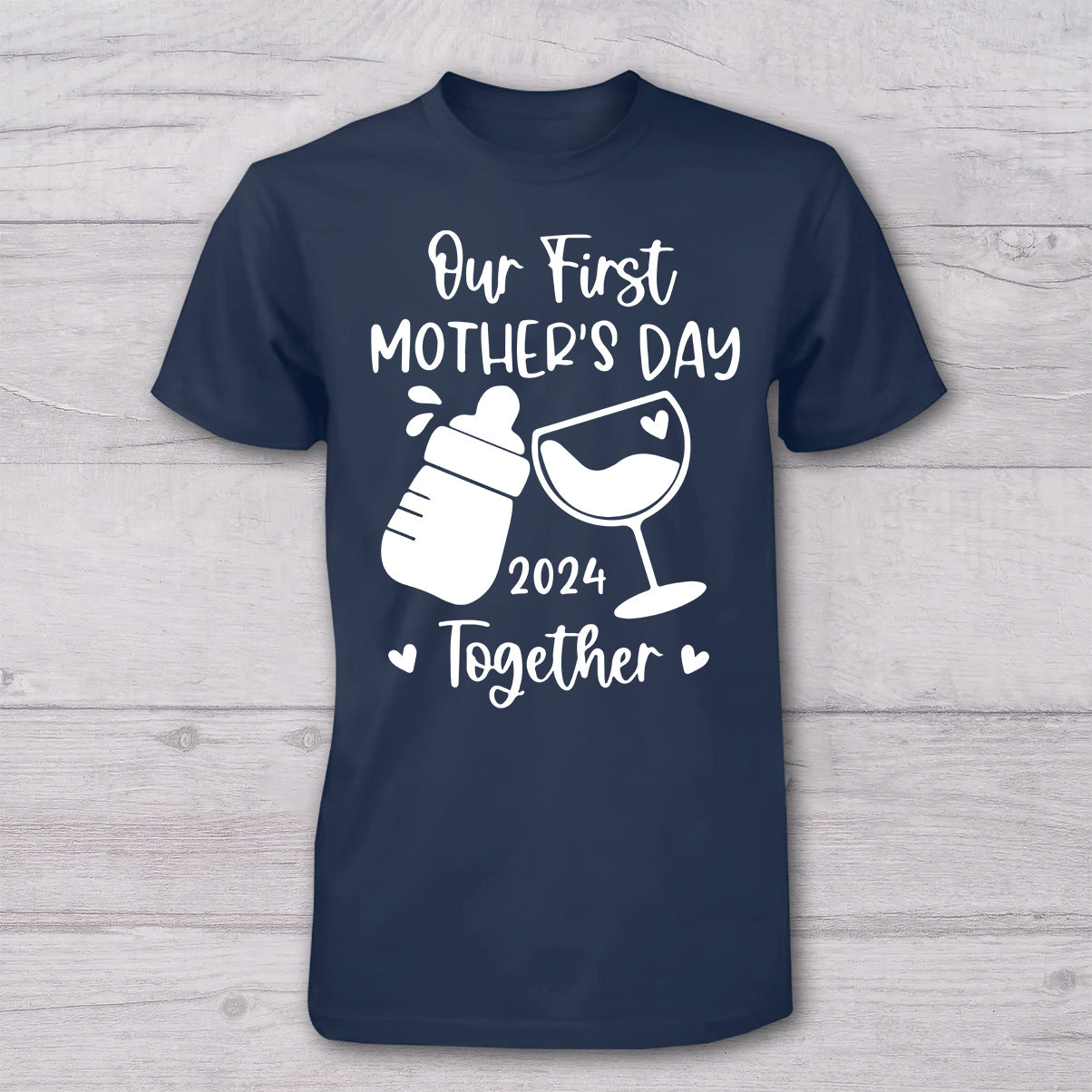 Unser erster gemeinsamer Muttertag – Milch und Wein – personalisiertes Mutter-T-Shirt und Baby-Body