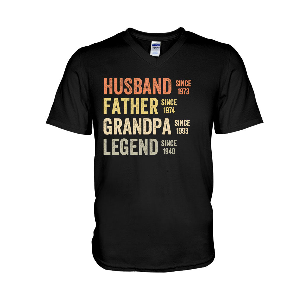 Papa-Opa-Legende – Personalisiertes Vater-T-Shirt und Hoodie