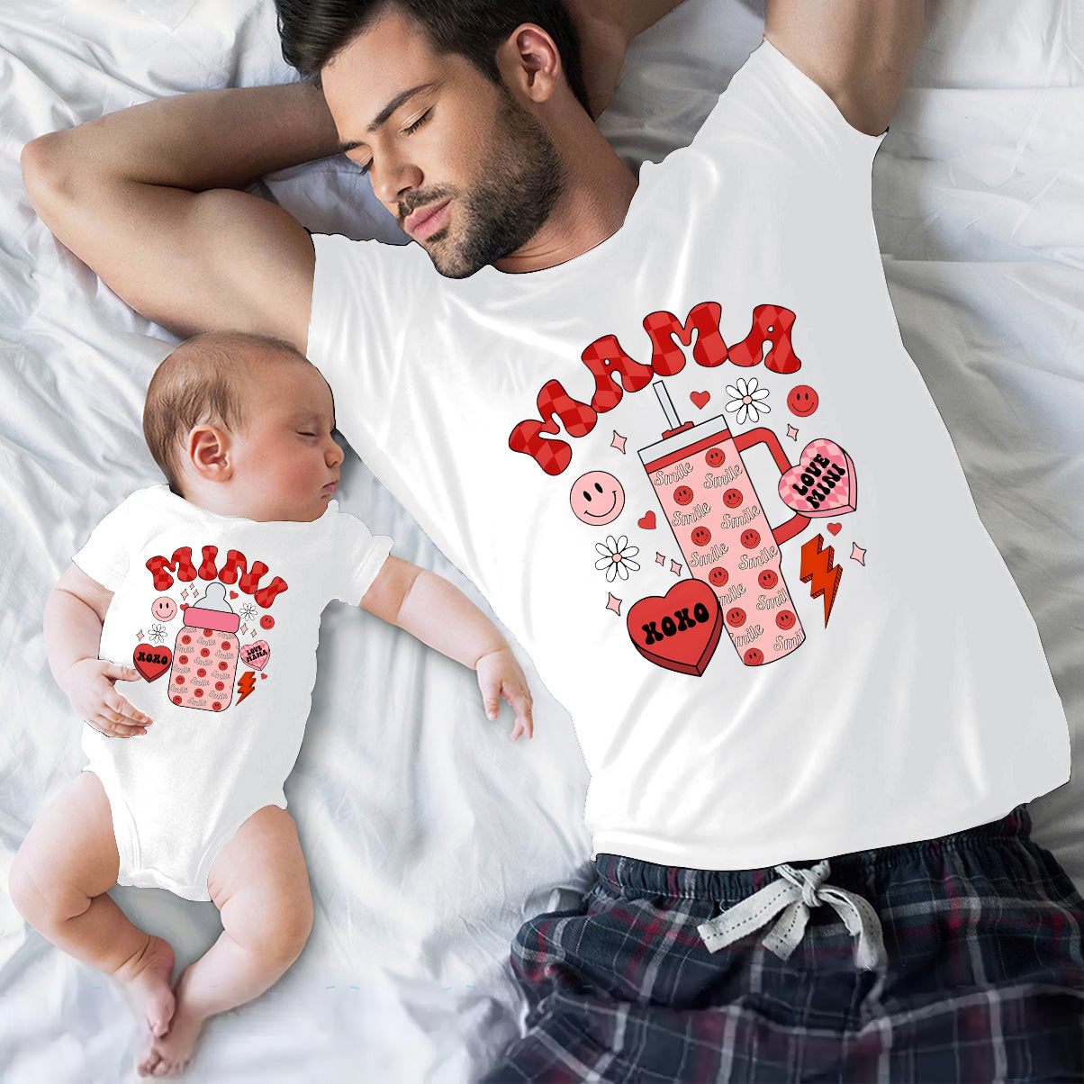 Mama und Mini – Personalisiertes Mutter-T-Shirt und Baby-Body