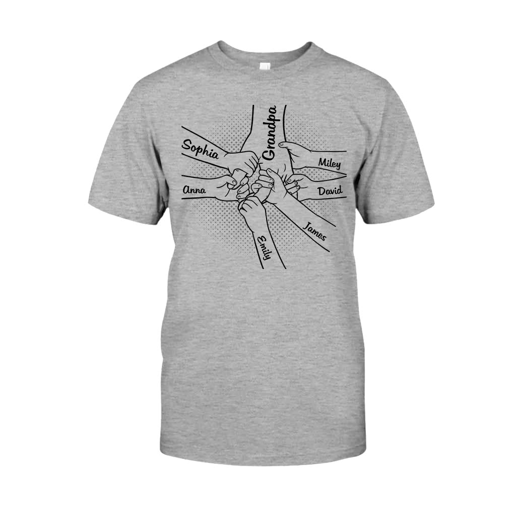 Hand in Hand – Personalisiertes Opa-T-Shirt und Hoodie