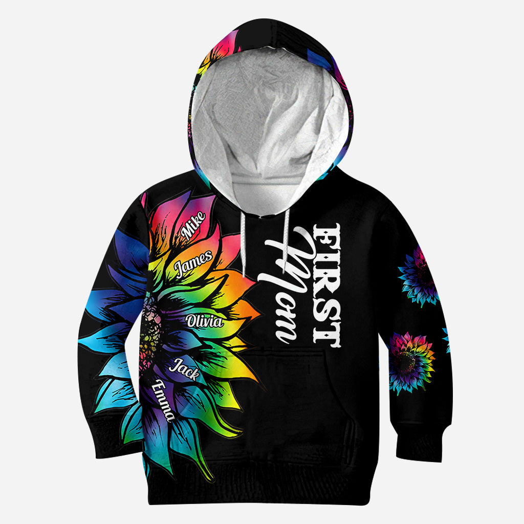 Erst Mutter, jetzt Oma – mit beliebigem Titel und Kindernamen – personalisiertes Mutter-Shirt