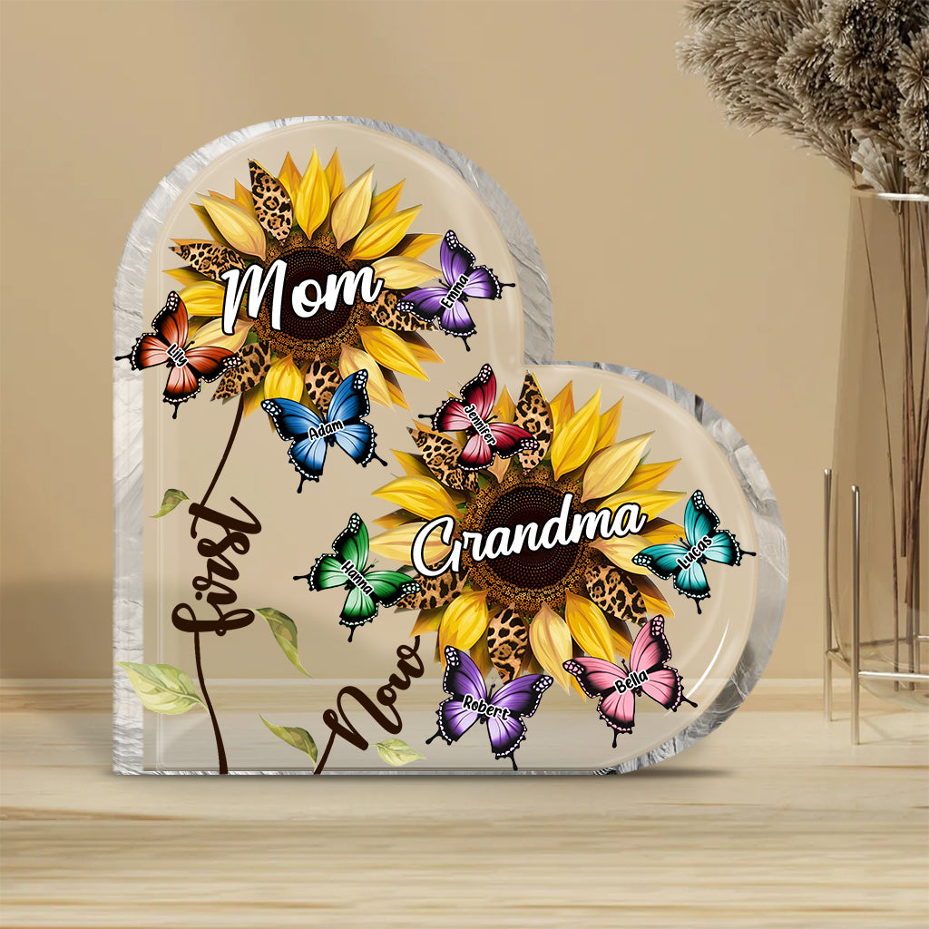 Erst Mama, jetzt Oma – Sonnenblumen-Schmetterling – Personalisierte, individuell geformte Acrylplakette für Oma