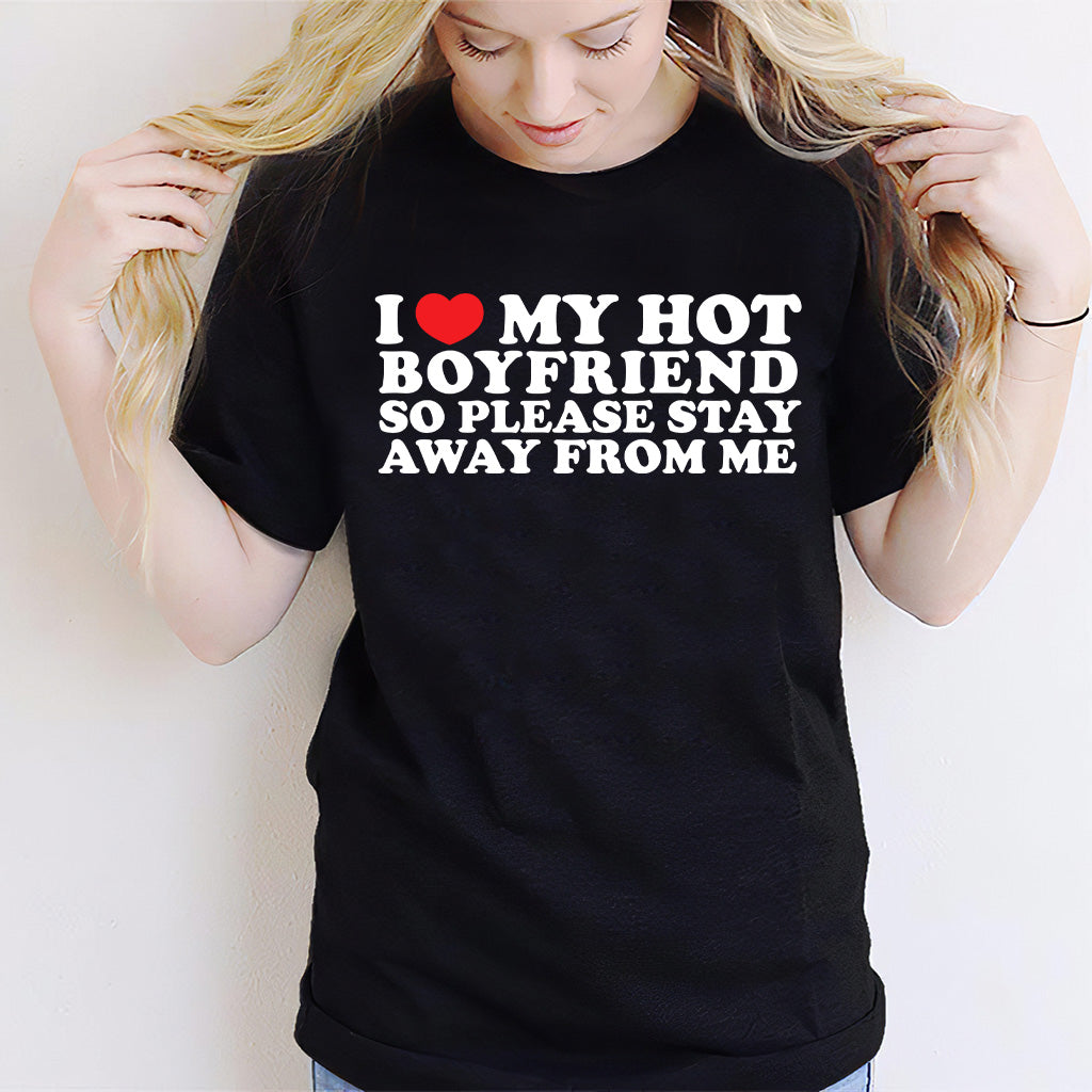Ich liebe meine Freundin – Personalisiertes Partner-T-Shirt und Hoodie