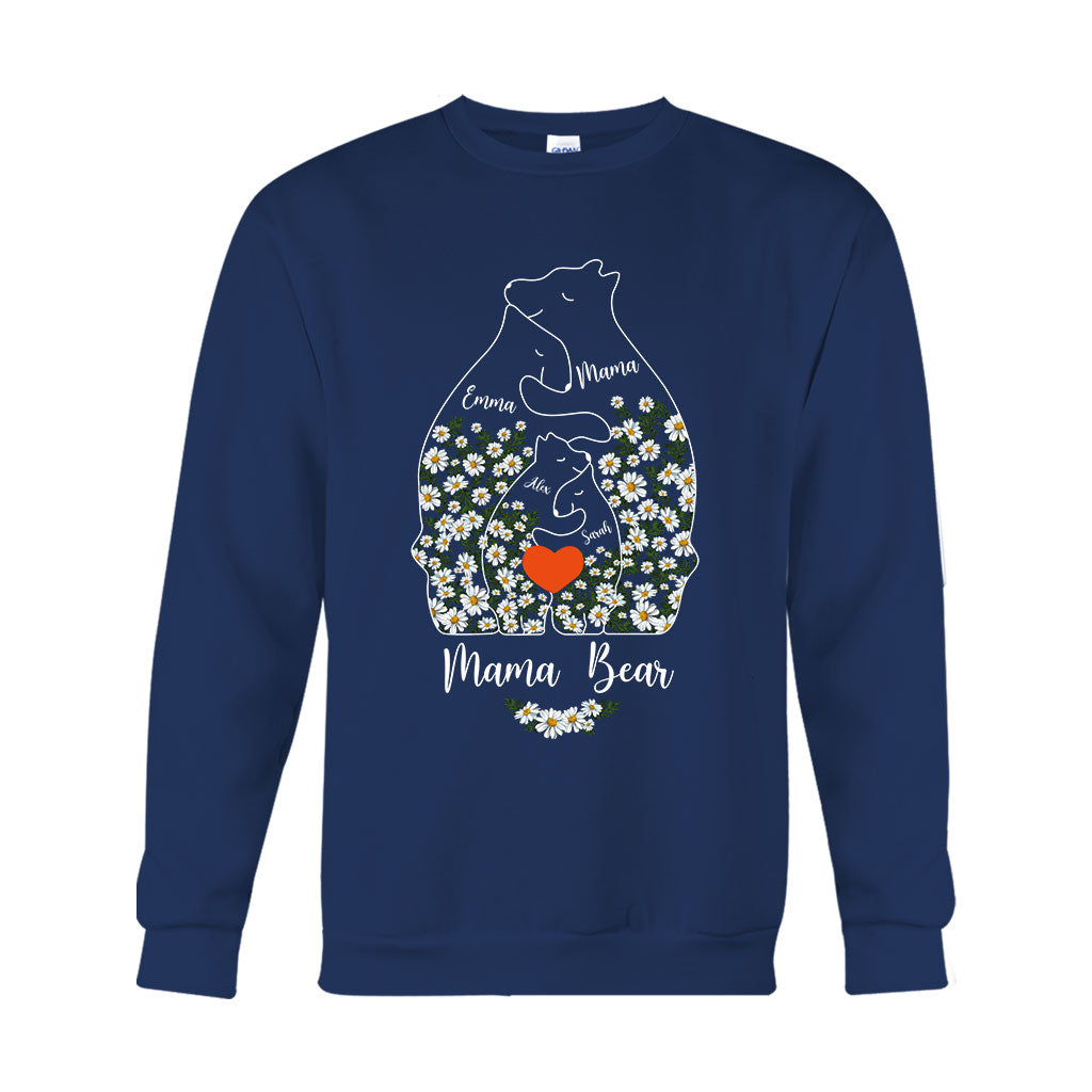 Blumenmuster: Mama Bär und ihre Jungen umarmen sich – personalisiertes Mutter-T-Shirt und Hoodie