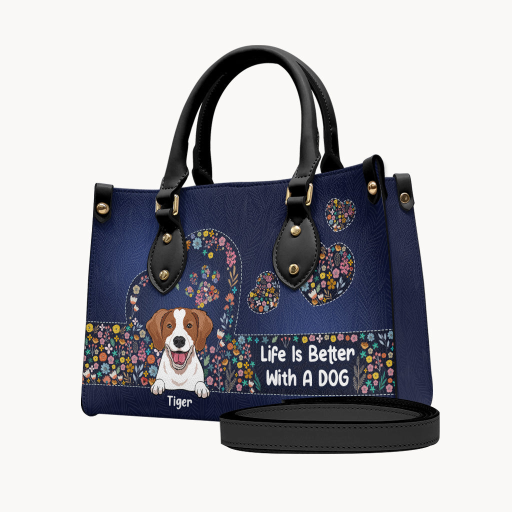 Das Leben ist schöner mit Hunden – personalisierte Lederhandtasche mit Hundemotiv
