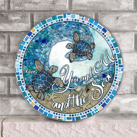 Du und ich und der Strand – Personalisiertes rundes Holzschild für Paare