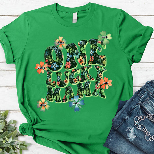 One Lucky Mama – Personalisiertes Mutter-T-Shirt und Hoodie