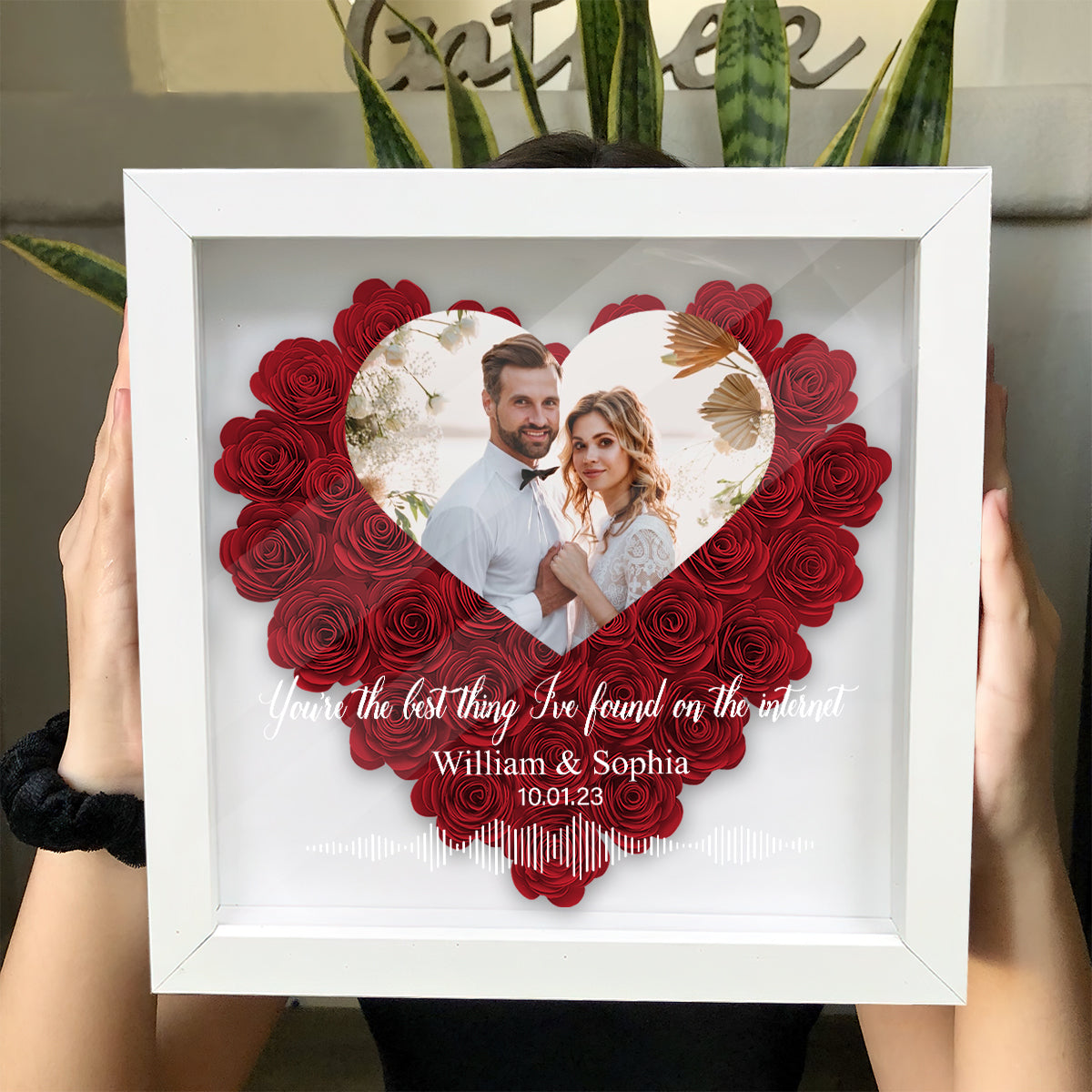 Individuelles Foto, Namen, Datum, Nachricht und Soundwave – personalisierte Blumen-Schattenbox für Paare
