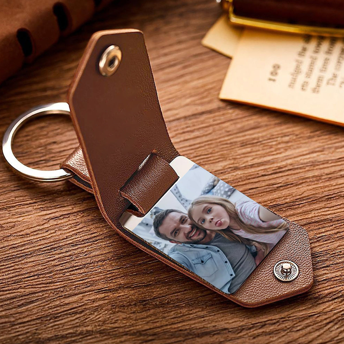 Personalisierter Leder-Schlüsselanhänger mit Foto – Geschenk für Papa – Personalisierter Foto-Schlüsselanhänger aus Leder