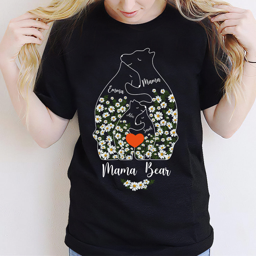 Blumenmuster: Mama Bär und ihre Jungen umarmen sich – personalisiertes Mutter-T-Shirt und Hoodie