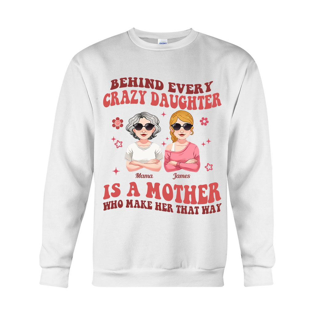 Hinter jeder verrückten Tochter/jedem verrückten Sohn – personalisiertes Mutter-T-Shirt und Hoodie