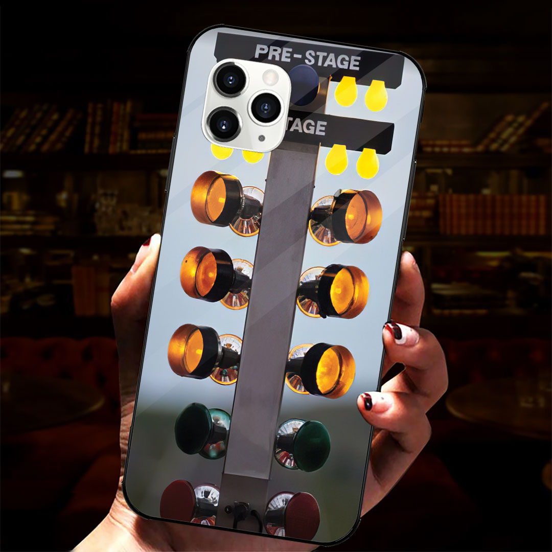 Ich bin nicht wie die meisten Frauen – Rennsport-Handyhülle