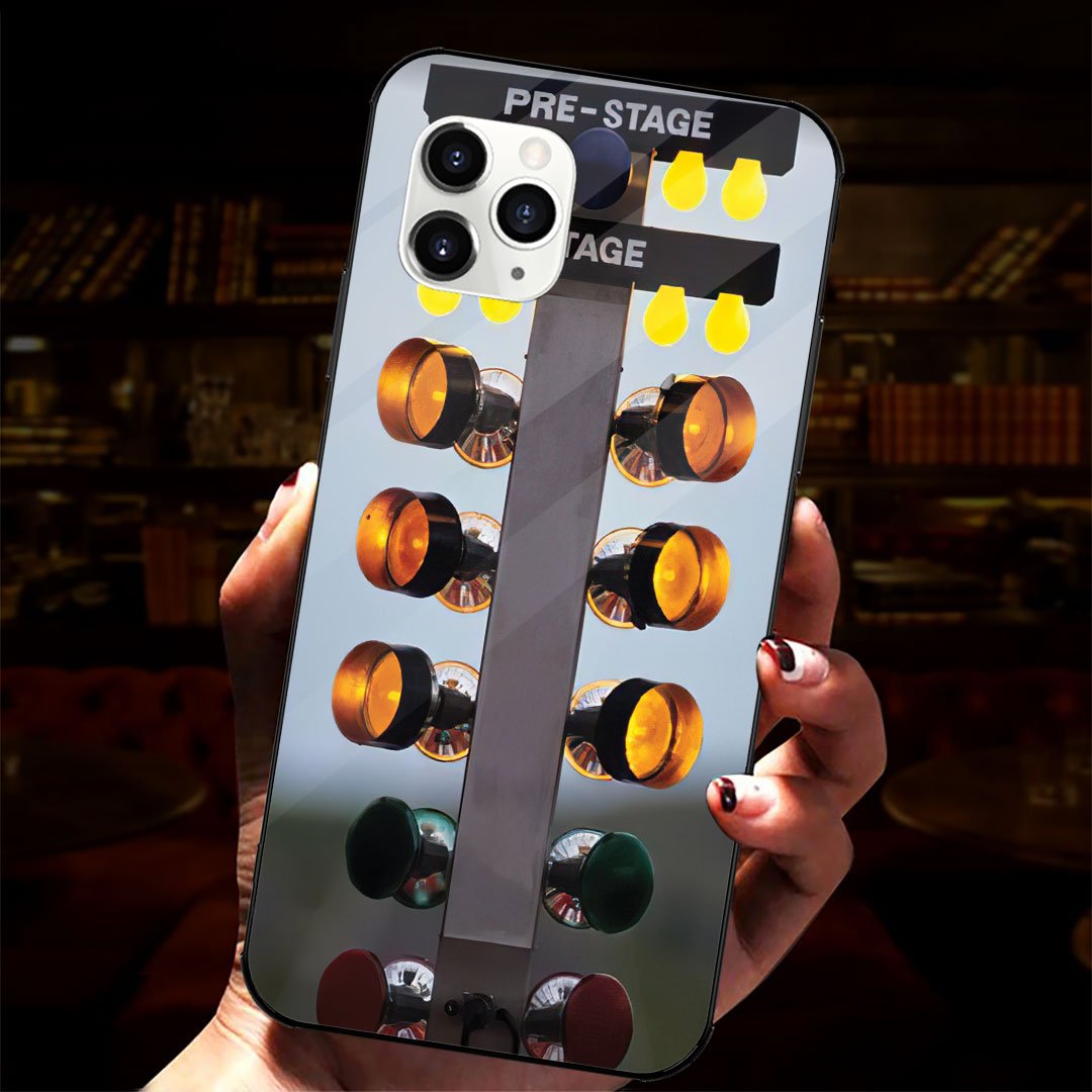 Ich bin nicht wie die meisten Frauen – Rennsport-Handyhülle