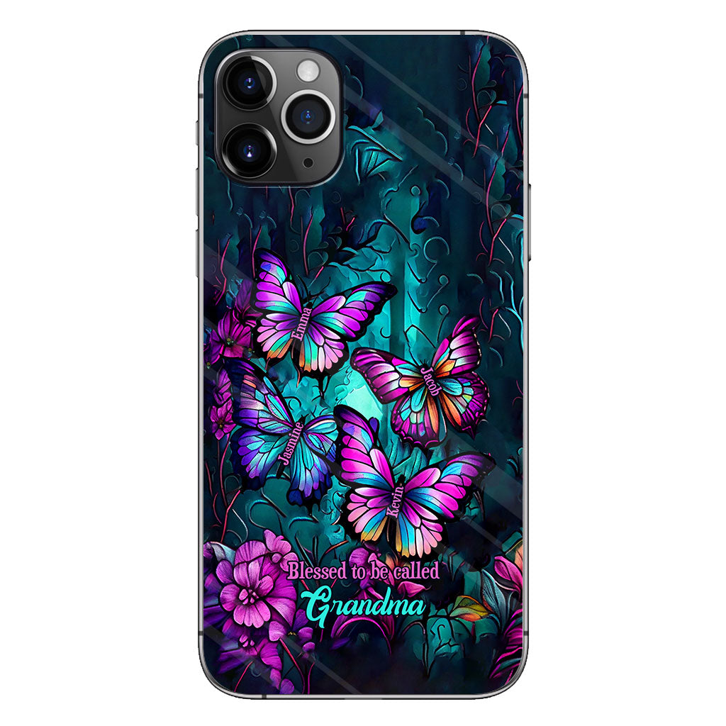 Omas Schmetterlinge – Personalisierte Handyhülle für Oma