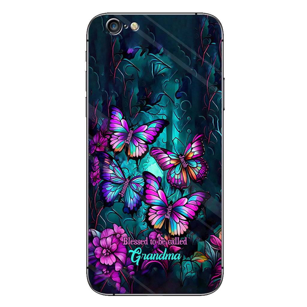 Omas Schmetterlinge – Personalisierte Handyhülle für Oma