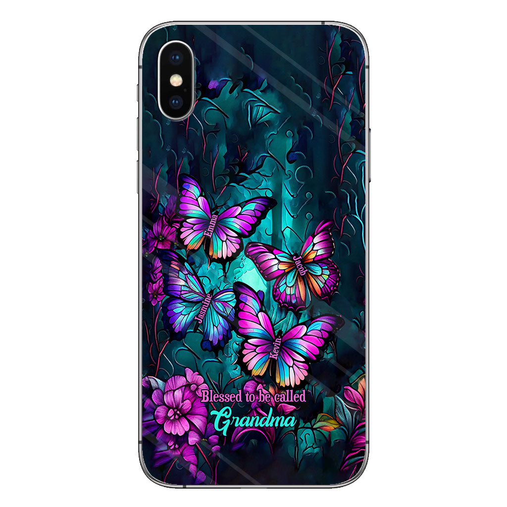 Omas Schmetterlinge – Personalisierte Handyhülle für Oma