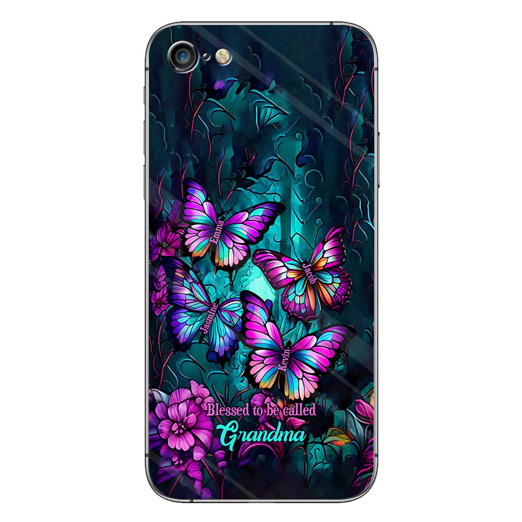 Omas Schmetterlinge – Personalisierte Handyhülle für Oma