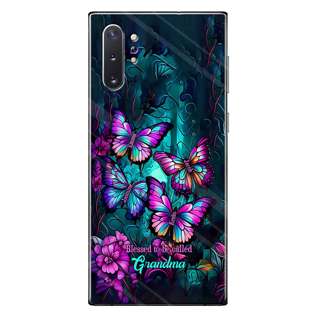 Omas Schmetterlinge – Personalisierte Handyhülle für Oma