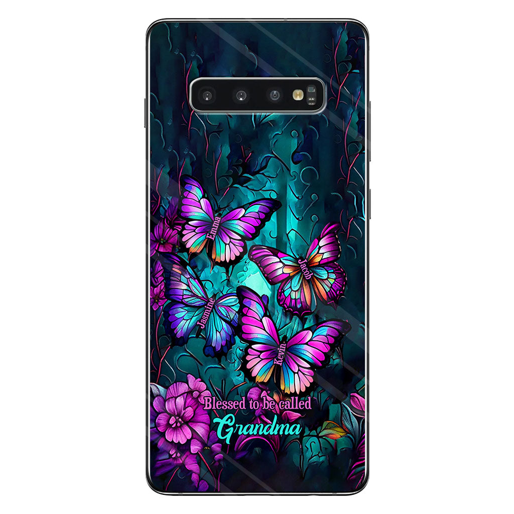 Omas Schmetterlinge – Personalisierte Handyhülle für Oma